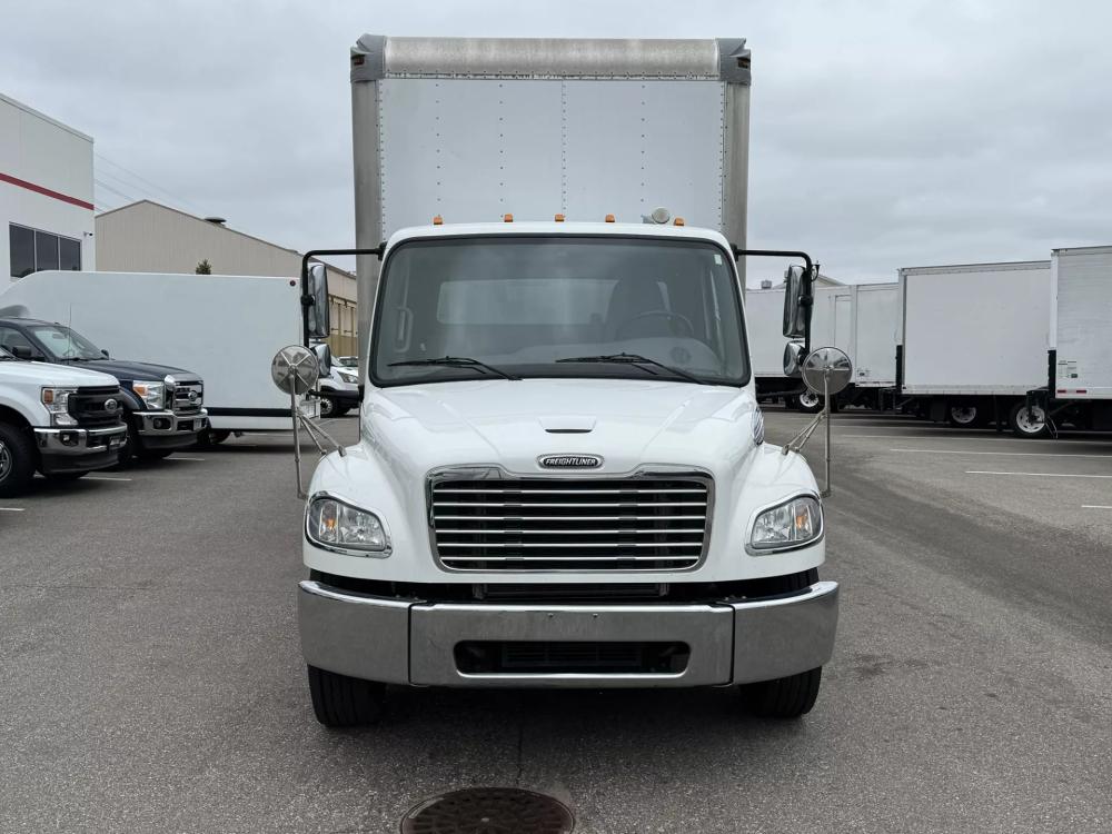 2018 Freightliner M2 106 | Photo 8 of 19