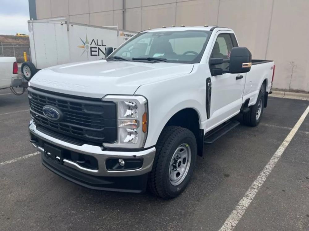 2024 Ford F-350 | Photo 1 of 8