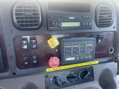 2007 Freightliner M2 106 | Thumbnail Photo 22 of 23